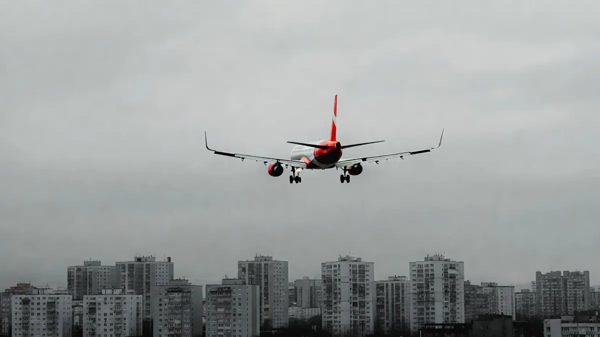Сигнал бедствия над Казахстаном: Boeing S7 экстренно сел в Омске